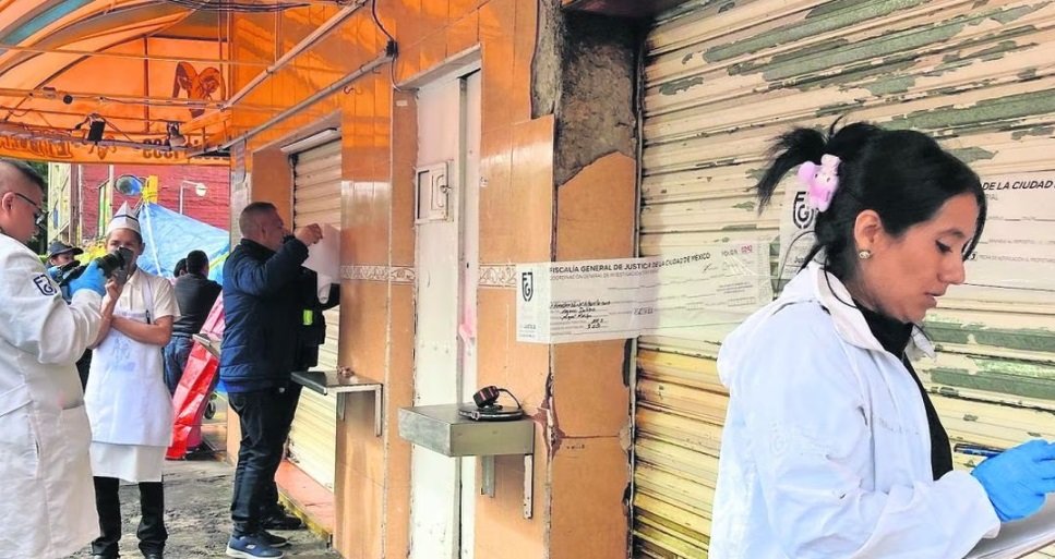 El domingo, la FGJ colocó sellos de clausura en el estacionamiento de la taquería y ayer aseguró el lugar en su totalidad.