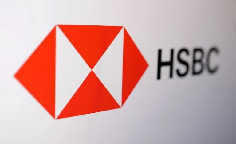 Clientes de HSBC reportan extracción de dinero sin su consentimiento en redes sociales.