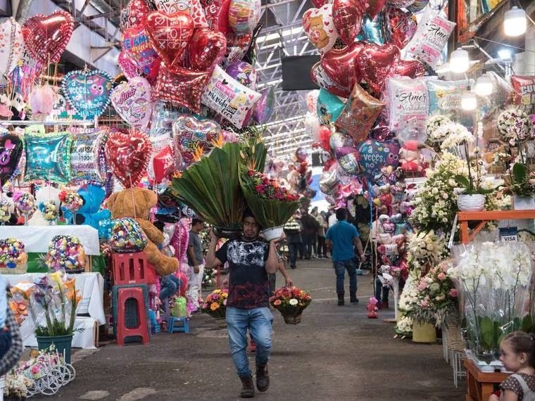 Los mexicanos gastarán más de 2 mil 200 pesos en San Valentín, según la ANPEC.