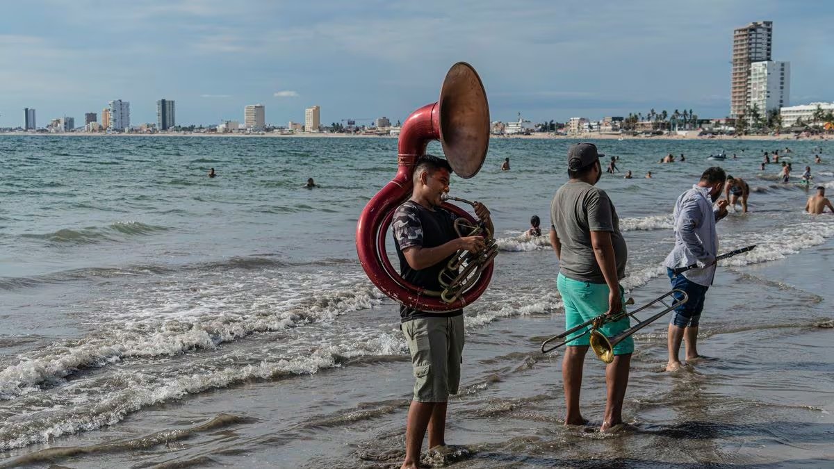 : En Mazatlán, Dan Permisos para Tocar; Imponen Horarios y Zonas de Trabajo