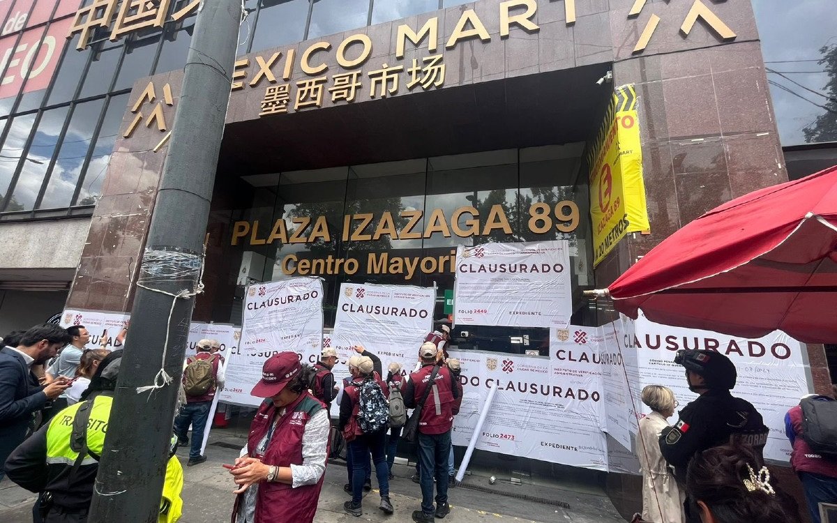 El gobierno de la Ciudad de México ha clausurado la megaplaza comercial ubicada en Izazaga 89, en pleno centro de la capital.