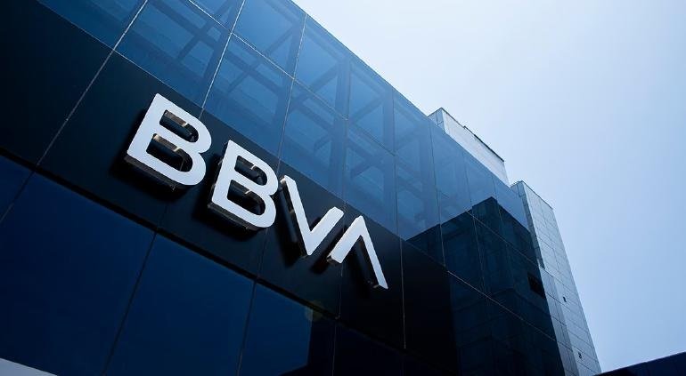 Esta medida se implementará a partir del 18 de octubre de 2024 y afectará a varios productos financieros del banco.