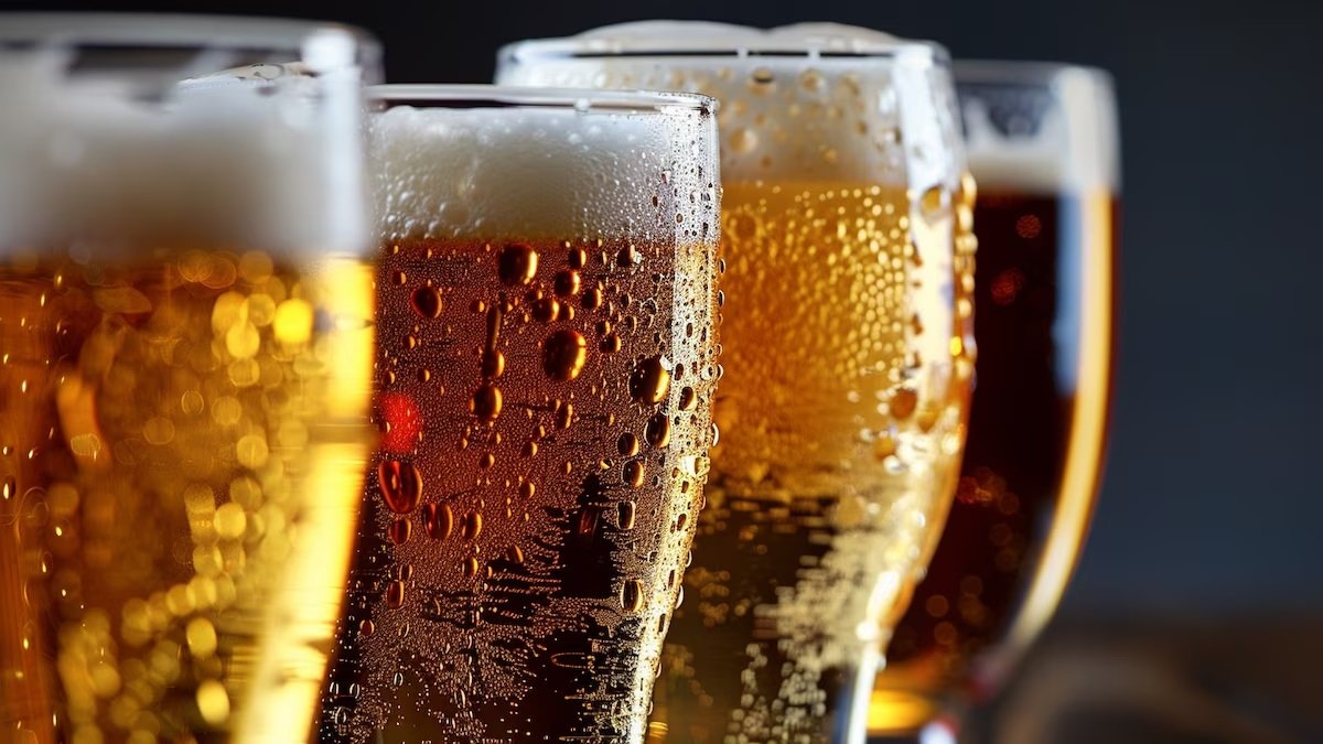 Aunque las cervezas sin alcohol o bajas en alcohol pueden parecer una opción más ligera, es fundamental ser consciente de su contenido de azúcar.